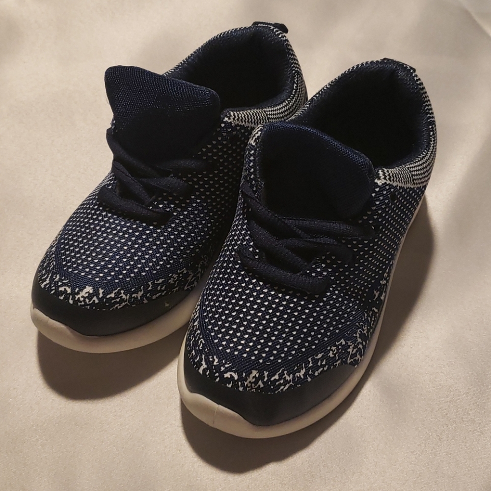 Size 10 Navy toddler shoes